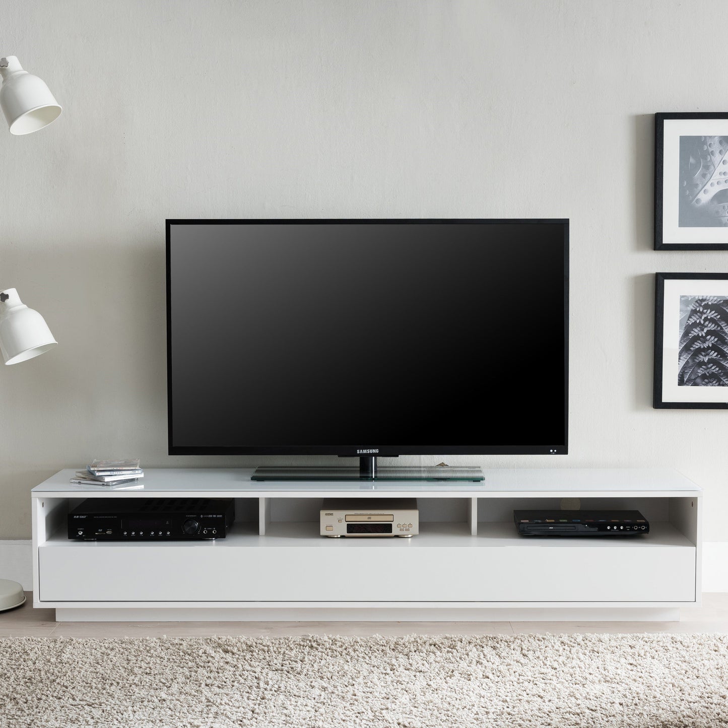 SUAVE1800 Entertainment Unit White by Tauris™ Furniture > Entertainment Centers & TV Stands HLS